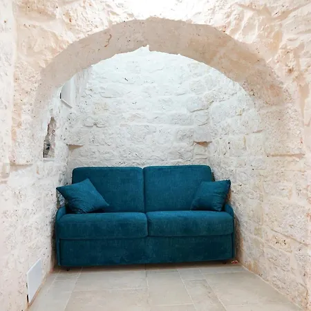 Trullo Le Rondinelle Villa