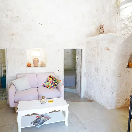 Trullo Le Rondinelle Villa